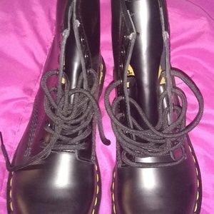 Womens Dr. Marten